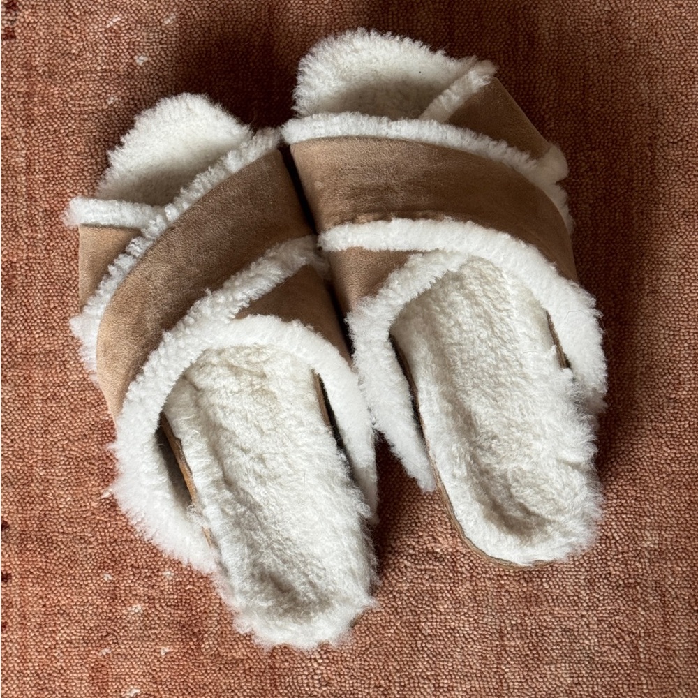 NEW - Jenni Kayne Shearling lined crossover Sandal - natural/cream